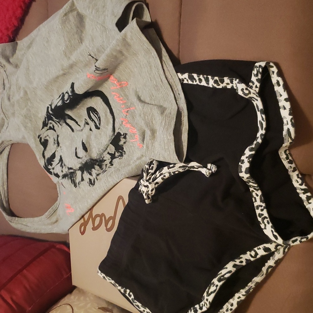 Marilyn Monroe tank top, large with shorts